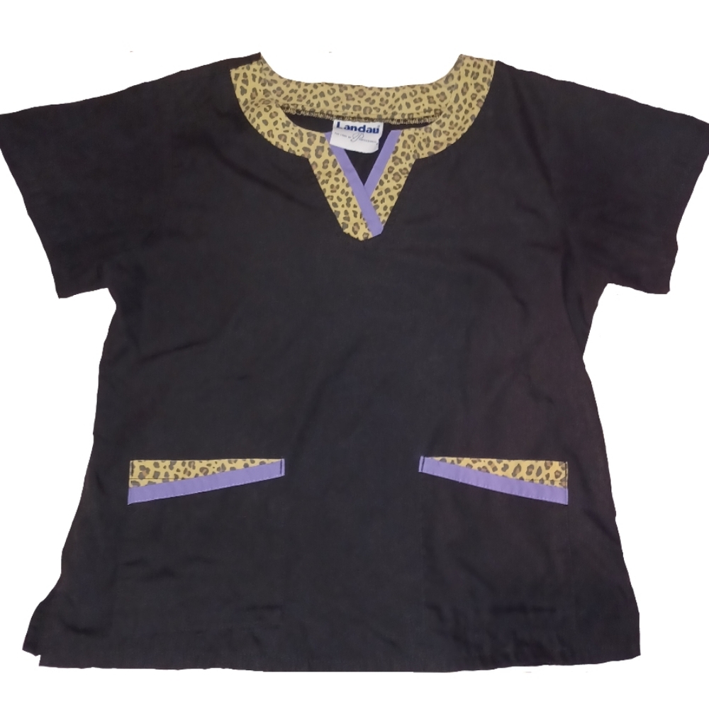 💵 Landau Scrub Top